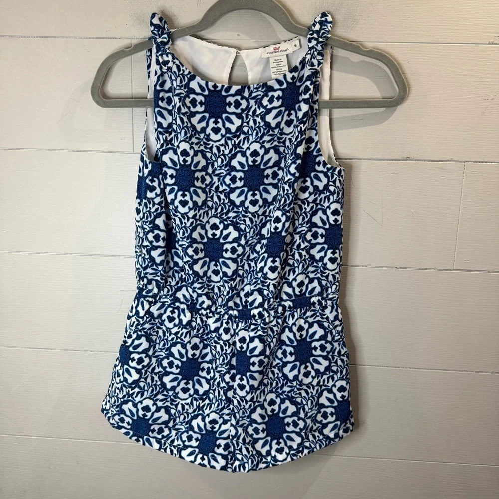 Vineyard Vines | Girls Tile Medallion Print Romper Size Medium